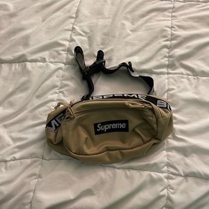 Supreme Fanny pack authentic